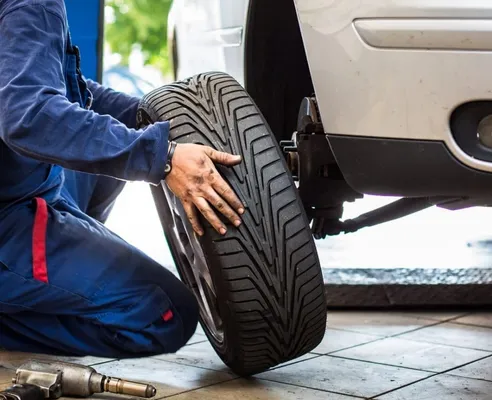 ASE Certified Tire Replacement Truck Mechanics Las Vegas